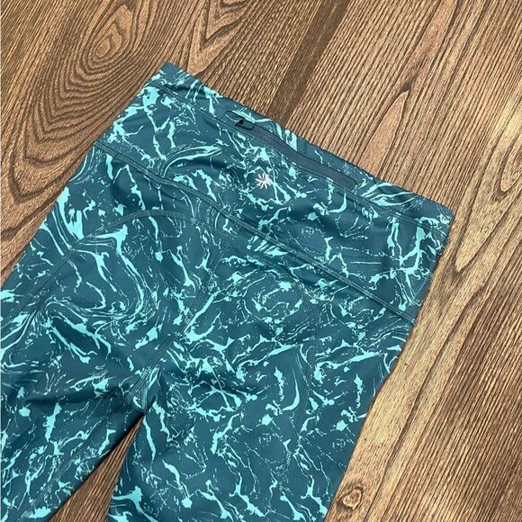 Athleta Womens Accelerate Crop Leggings Blue Ripple Marble Borealis Size S - Picture 4 of 5